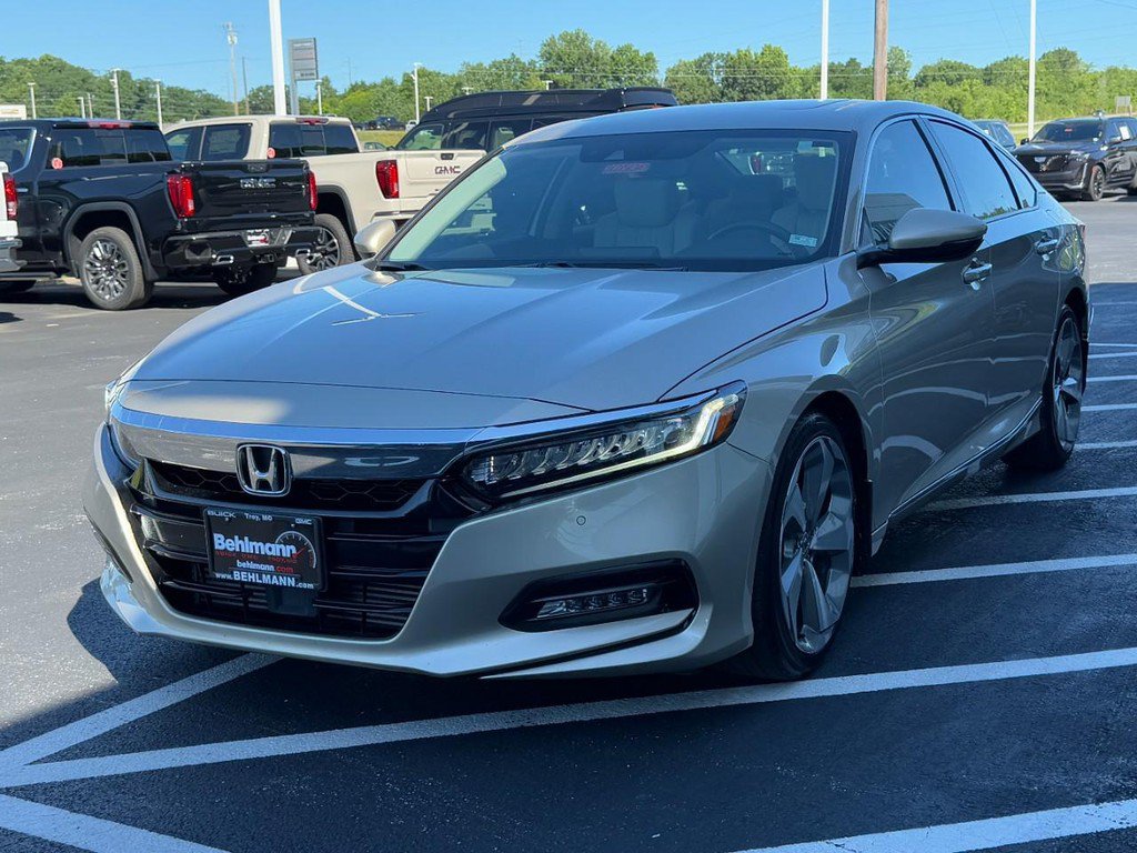 Used 2018 Honda Accord Touring image 11