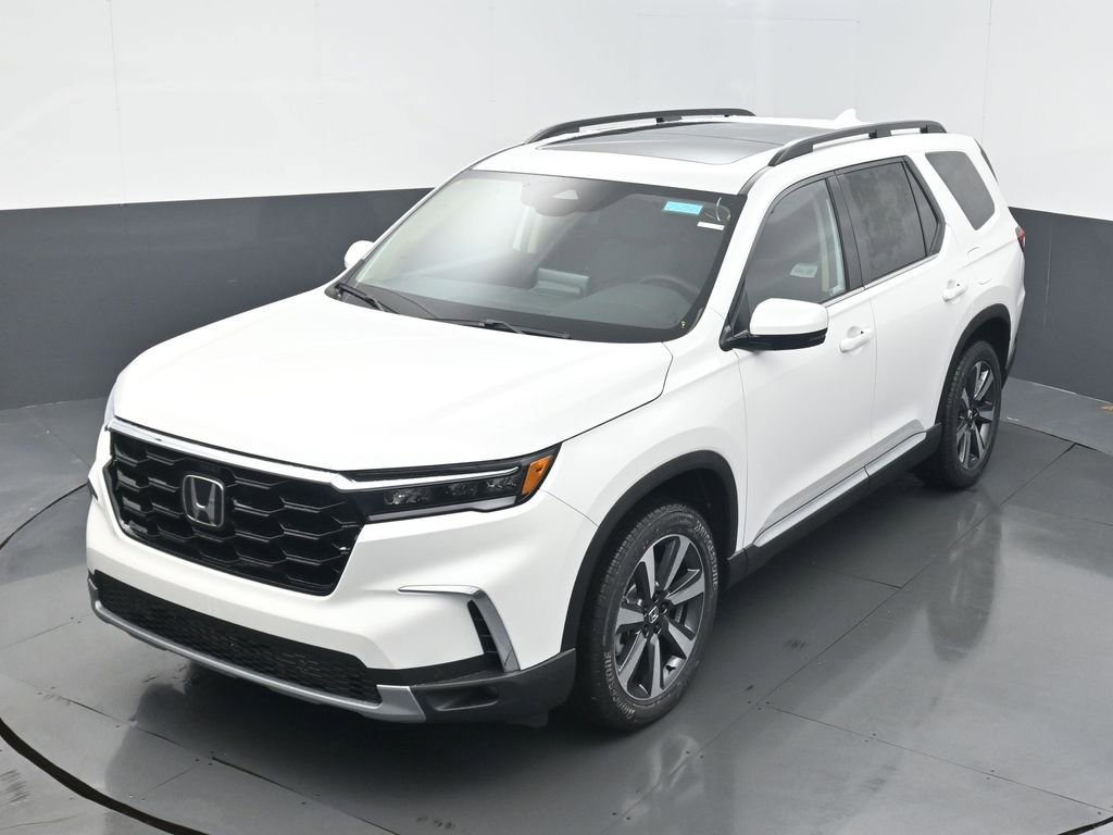 New 2025 Honda Pilot Touring image 9