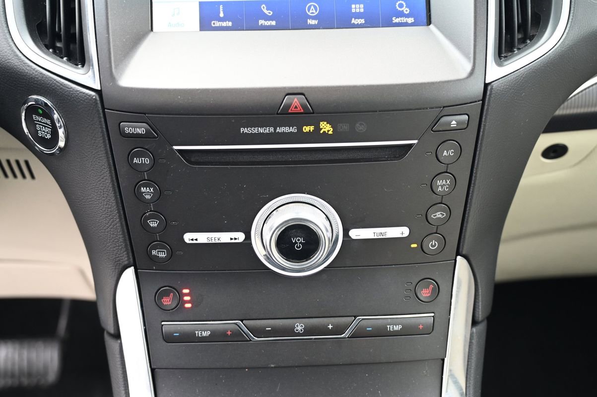 Used 2019 Ford Edge Titanium w/ Cold Weather Package image 28