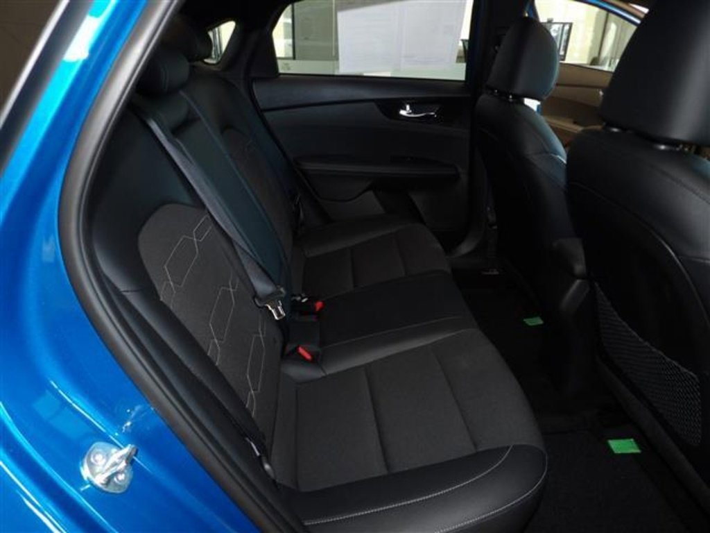 Used 2023 Kia Forte GT-Line w/ GT-Line Premium Package image 18