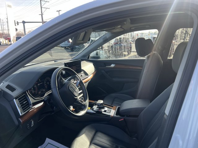 Used 2021 Audi Q5 Premium Plus w/ Premium Plus Package image 6