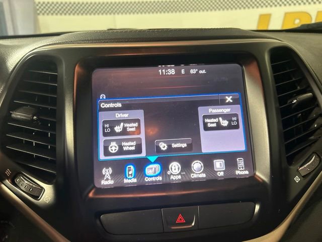Used 2017 Jeep Cherokee Latitude w/ True North Edition AWD/4WD image 24