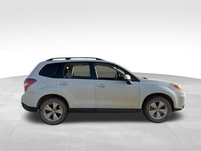Used 2016 Subaru Forester 2.5i Premium AWD/4WD image 2