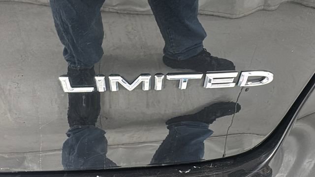 Used 2023 Chrysler Pacifica Limited image 43