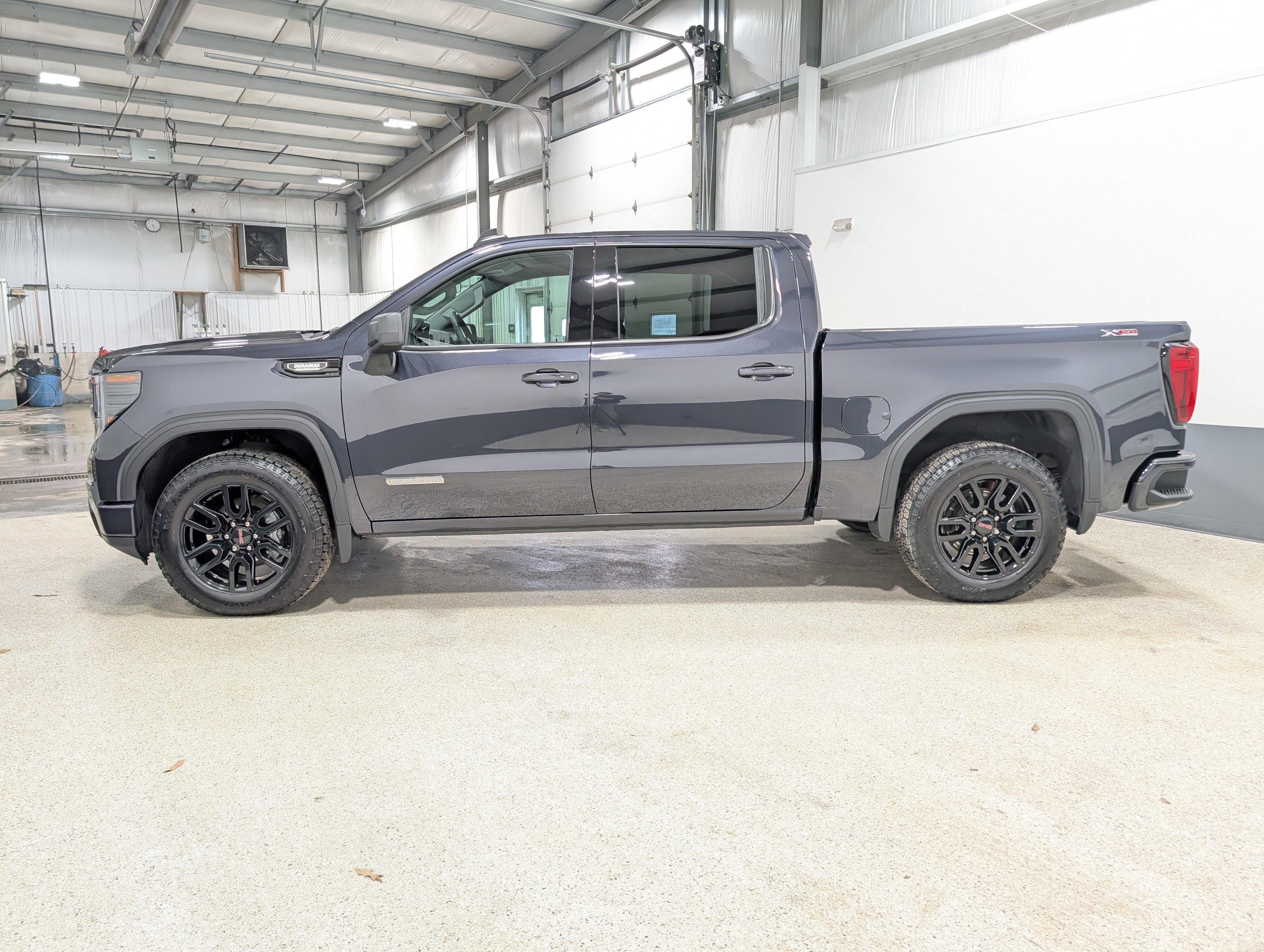 Used 2025 GMC Sierra 1500 Elevation w/ X31 Off-Road Package AWD/4WD image 6