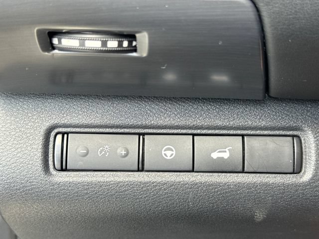 Used 2023 Nissan Pathfinder SL w/ Lighting Package (N92) FWD image 28