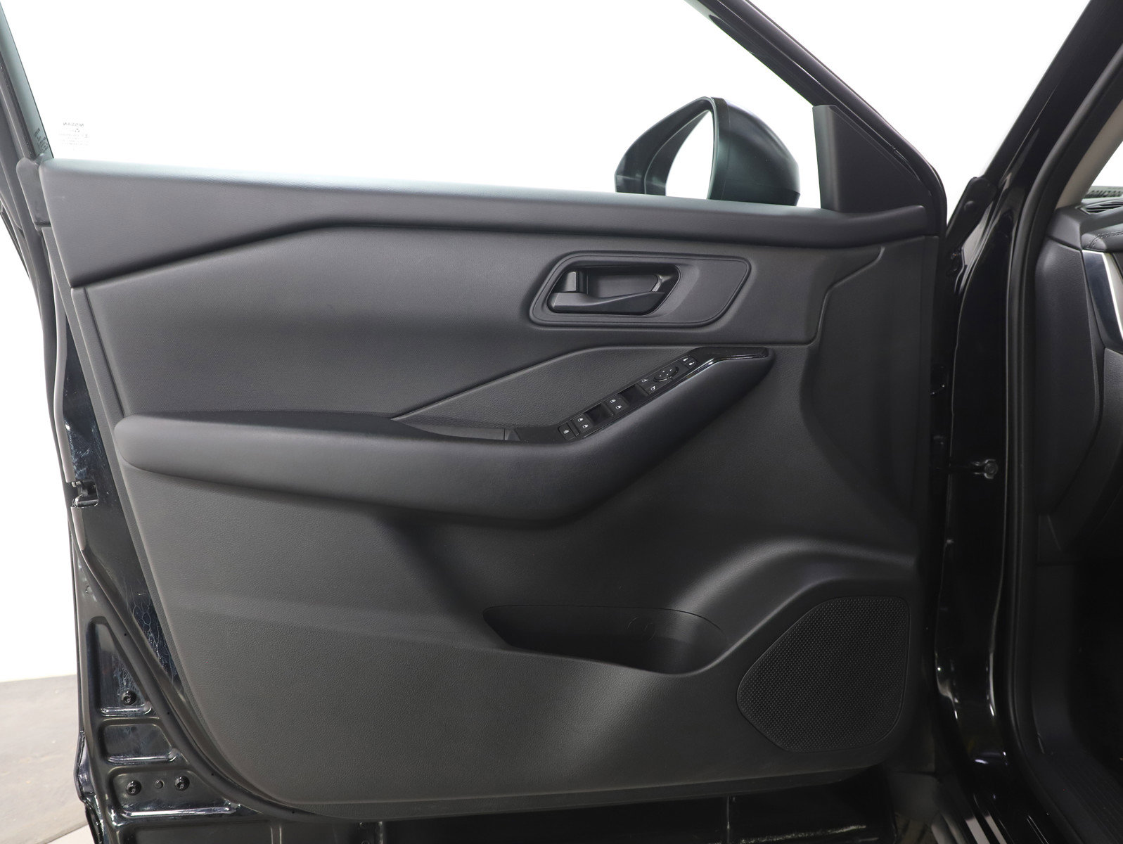 Used 2024 Nissan Rogue S image 19