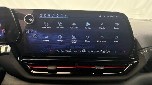 Used 2026 Chevrolet Silverado EV Trail Boss AWD/4WD image 39
