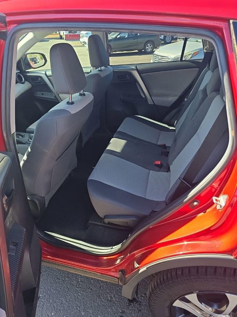 Used 2015 Toyota RAV4 LE w/ Preferred Accessory Package image 13