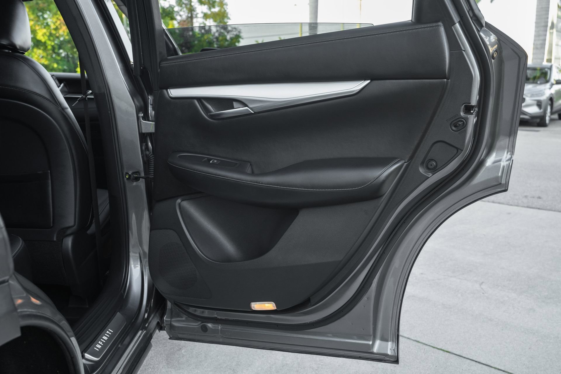 Used 2019 INFINITI QX50 Luxe w/ Navigation Package image 34