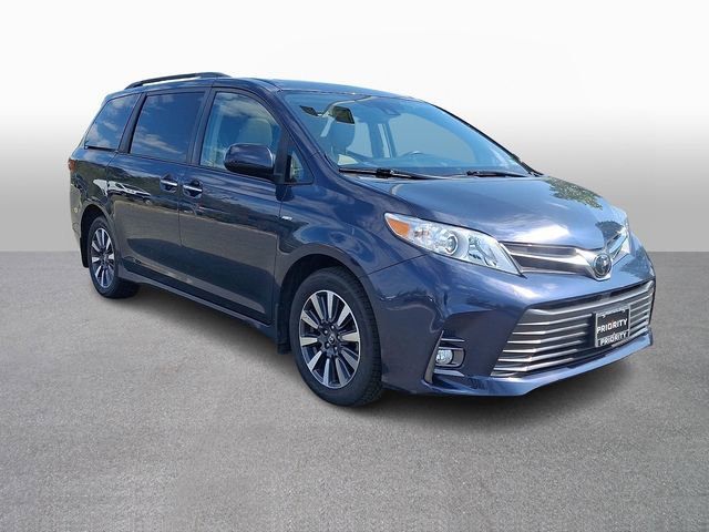 Used 2019 Toyota Sienna XLE w/ XLE Navigation Package AWD/4WD image 3