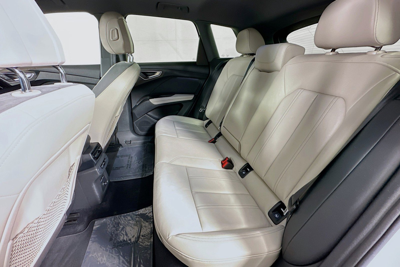 Used 2023 Audi Q4 e-tron Premium w/ Convenience Package image 9