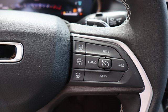 New 2025 Jeep Grand Cherokee Limited 4xe image 12