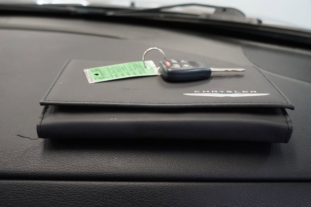 Used 2012 Chrysler 200 Limited FWD image 38