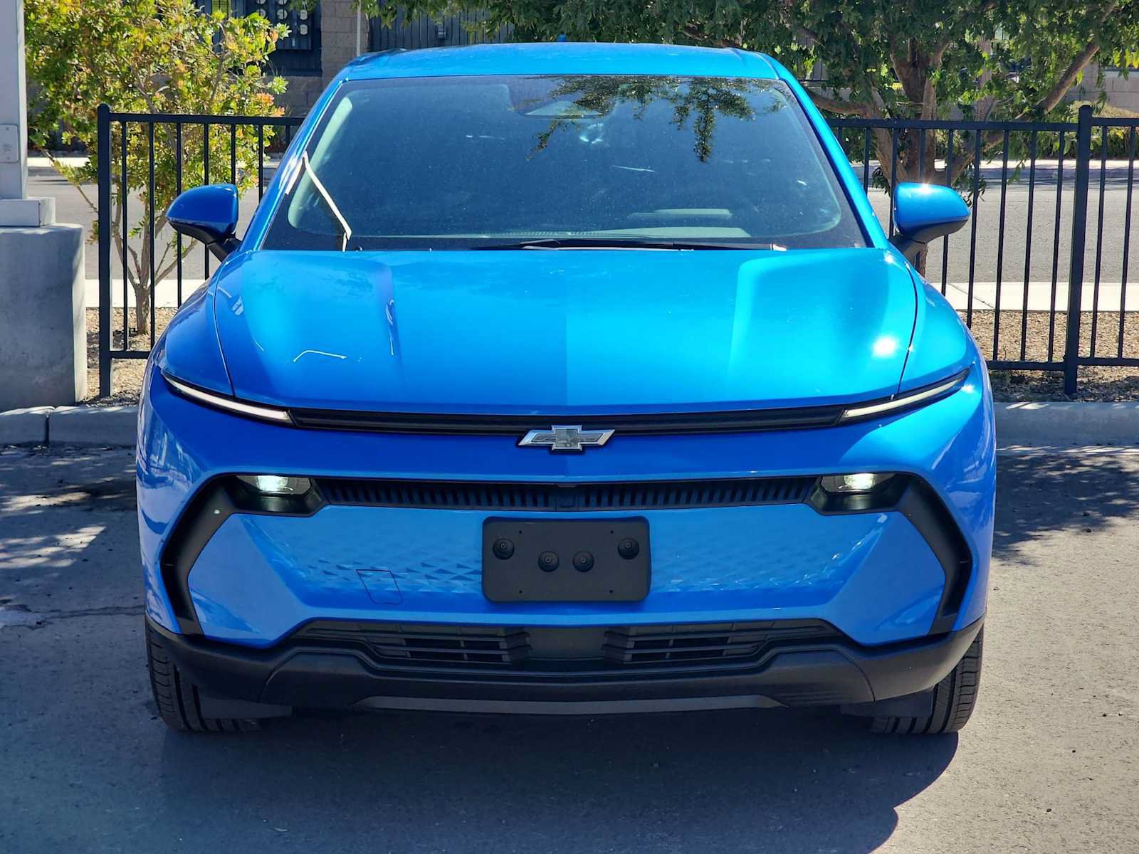 Used 2025 Chevrolet Equinox EV LT FWD image 3