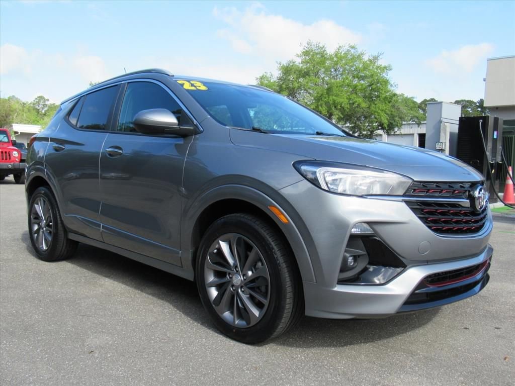 Used 2023 Buick Encore GX Select w/ Sport Touring Package FWD image 1