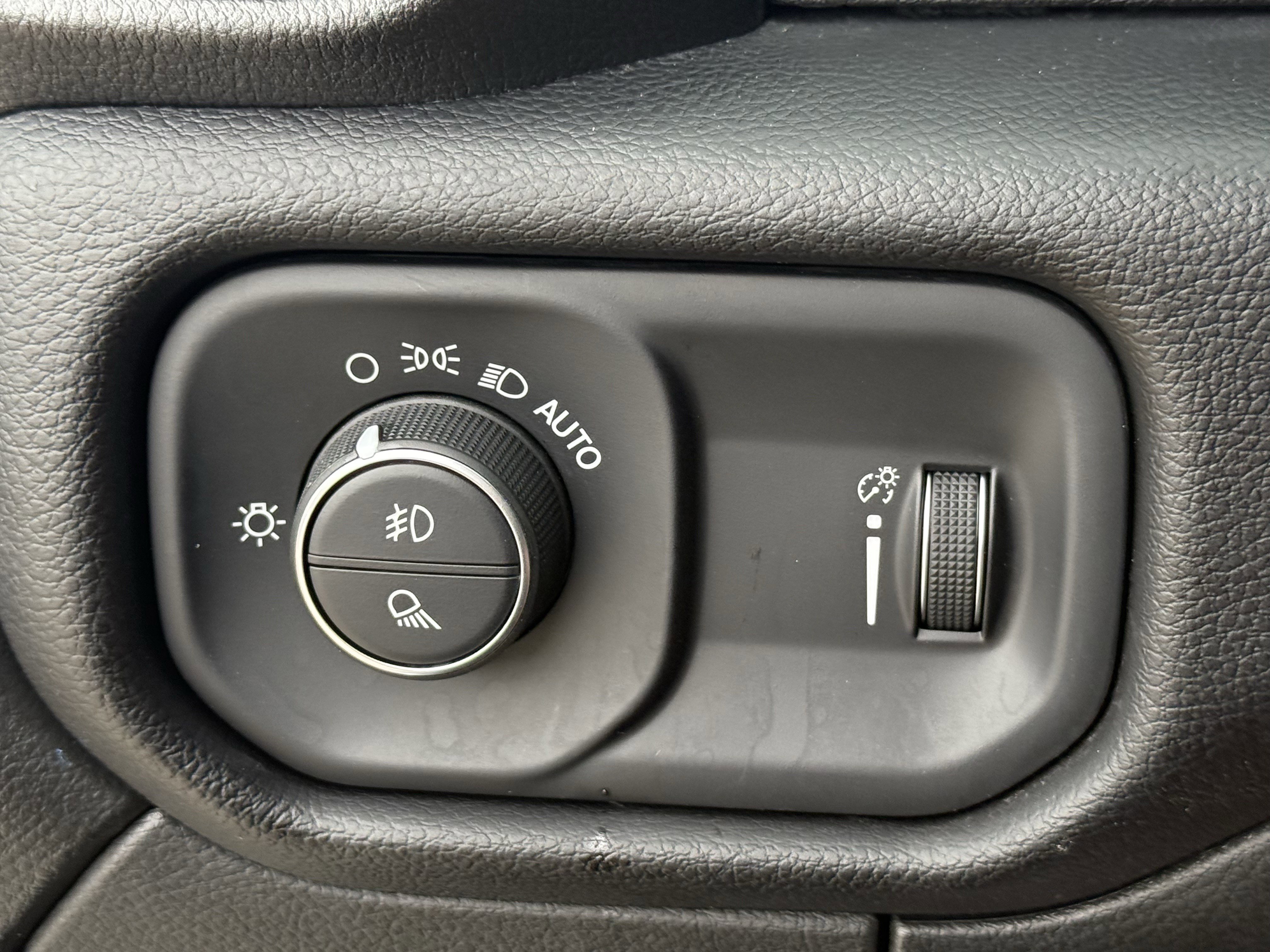 Used 2024 RAM 2500 Big Horn AWD/4WD image 25