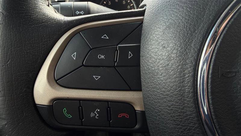 Used 2015 Jeep Renegade Latitude image 24