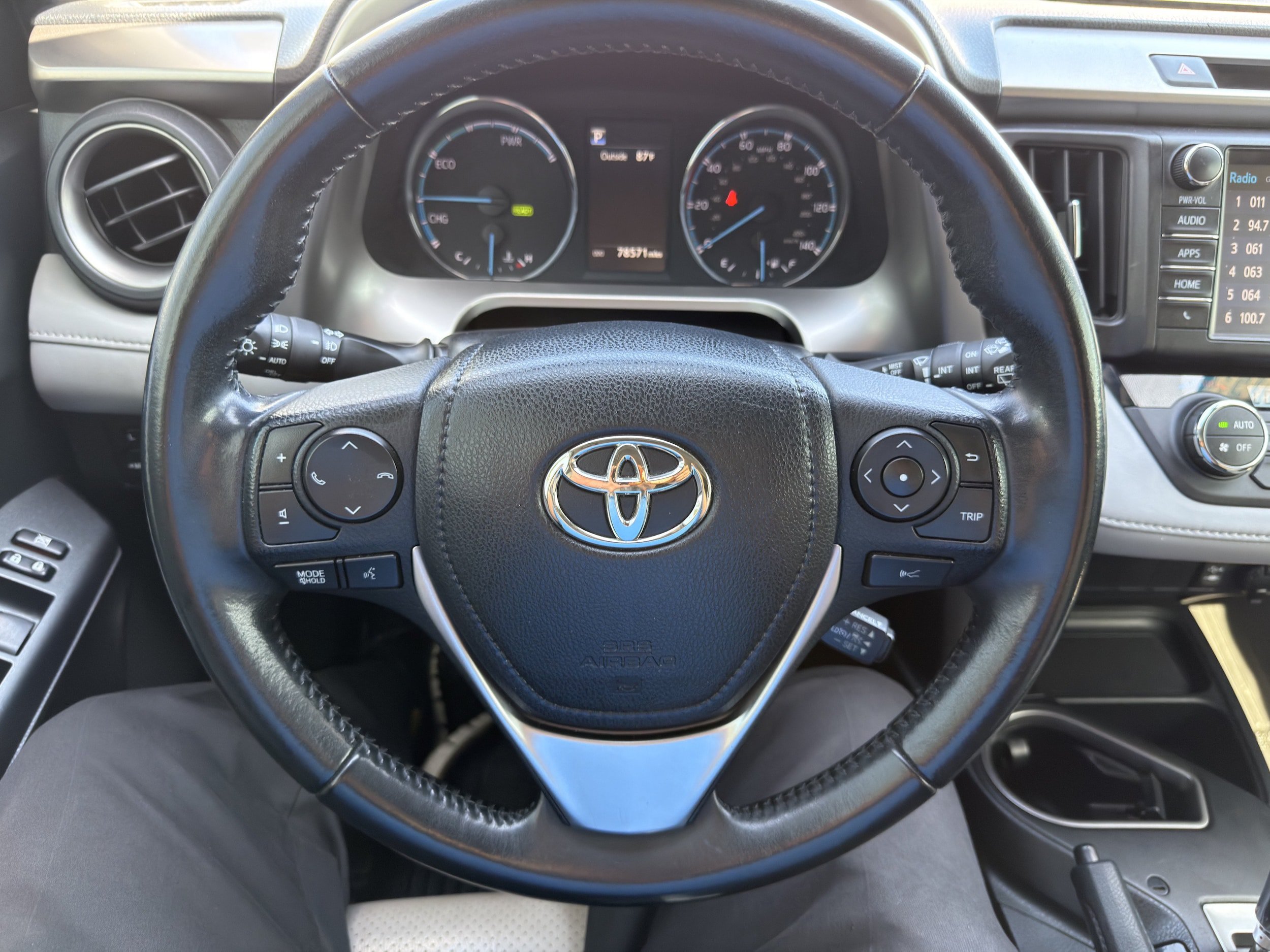 Used 2018 Toyota RAV4 XLE w/ Carpet Mat Package AWD/4WD image 30