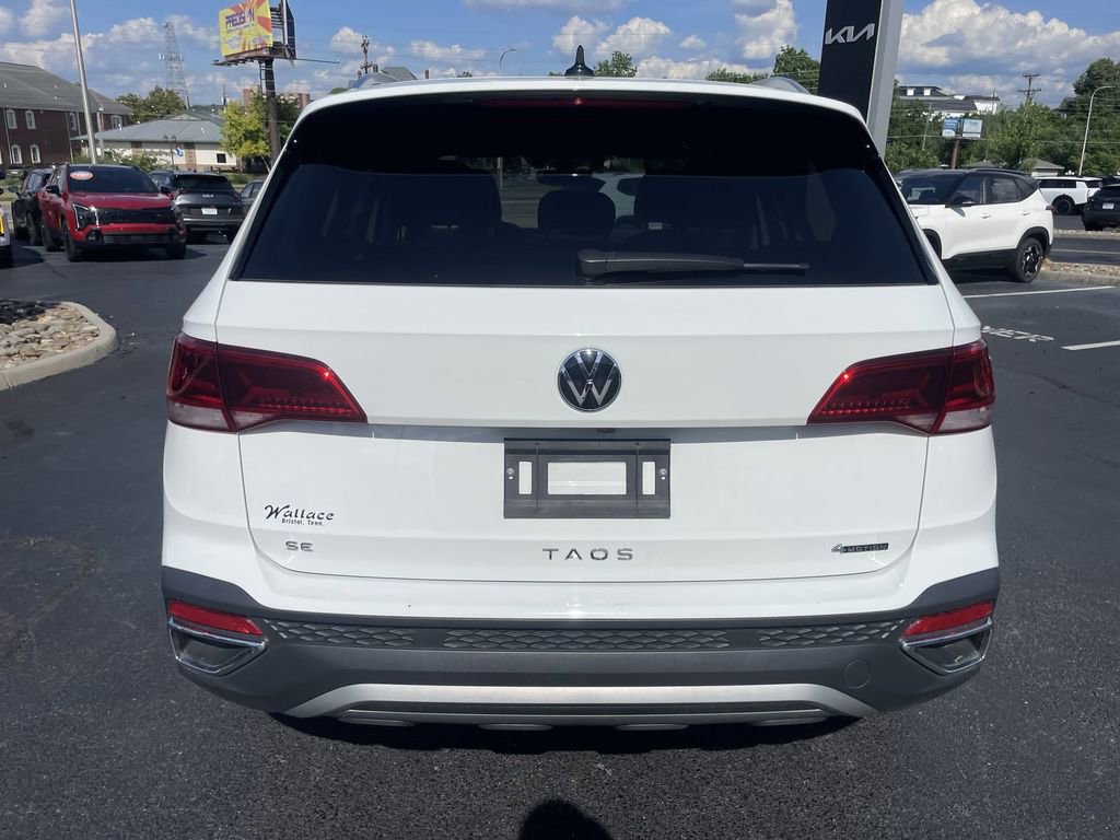 Certified 2024 Volkswagen Taos SE AWD/4WD image 5