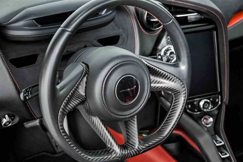 Used 2018 McLaren 720S RWD image 19
