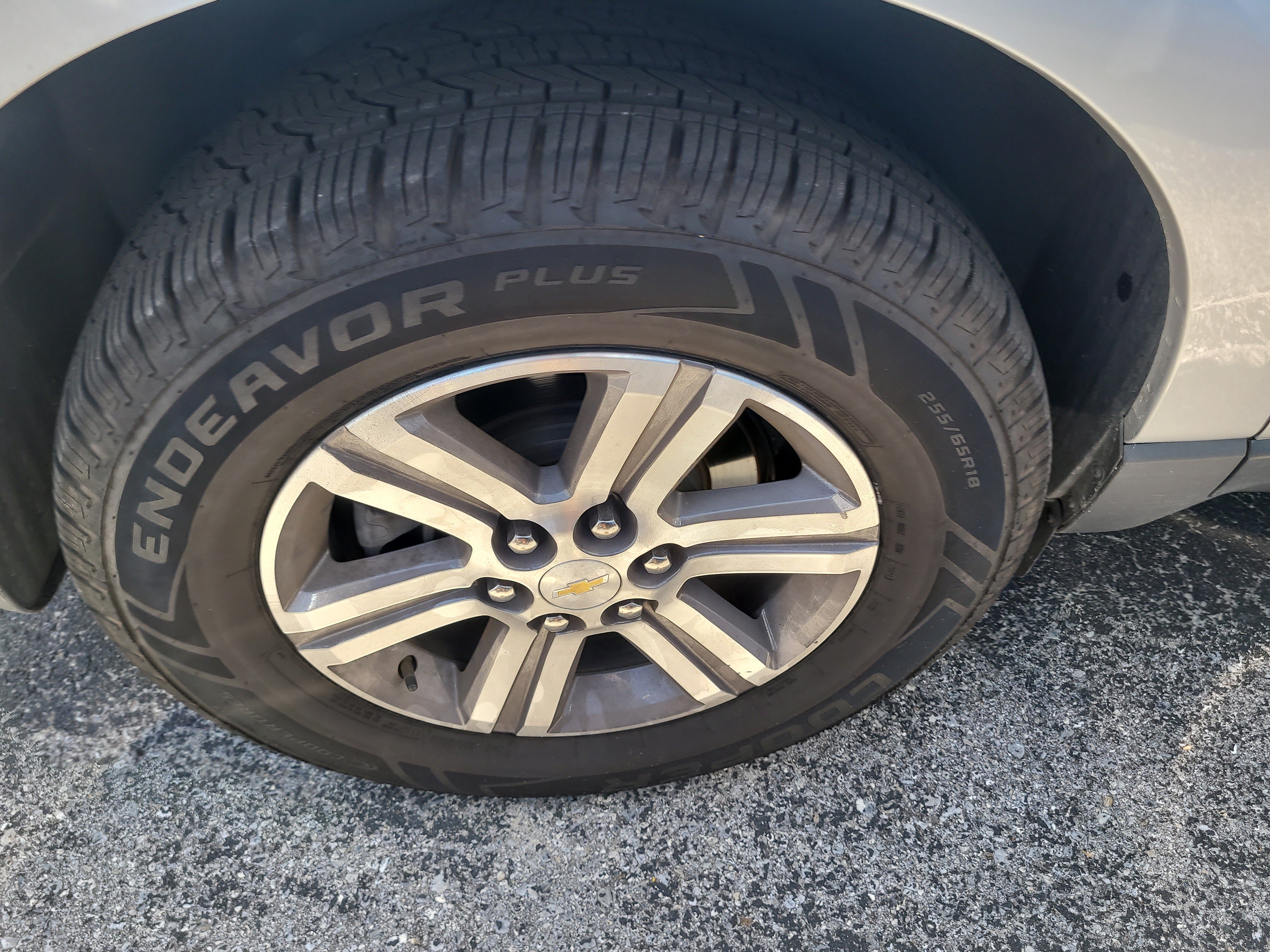 Used 2017 Chevrolet Traverse LT FWD image 8