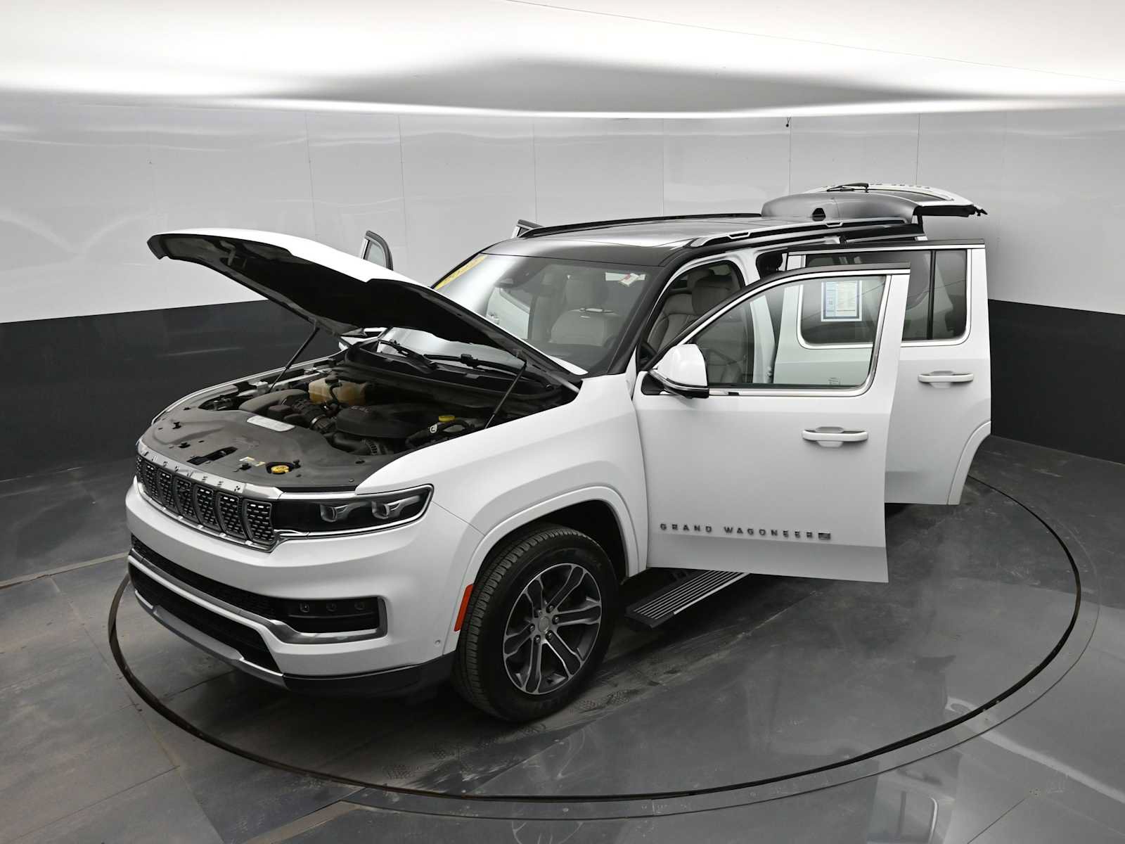Used 2022 Jeep Grand Wagoneer Series I AWD/4WD image 44