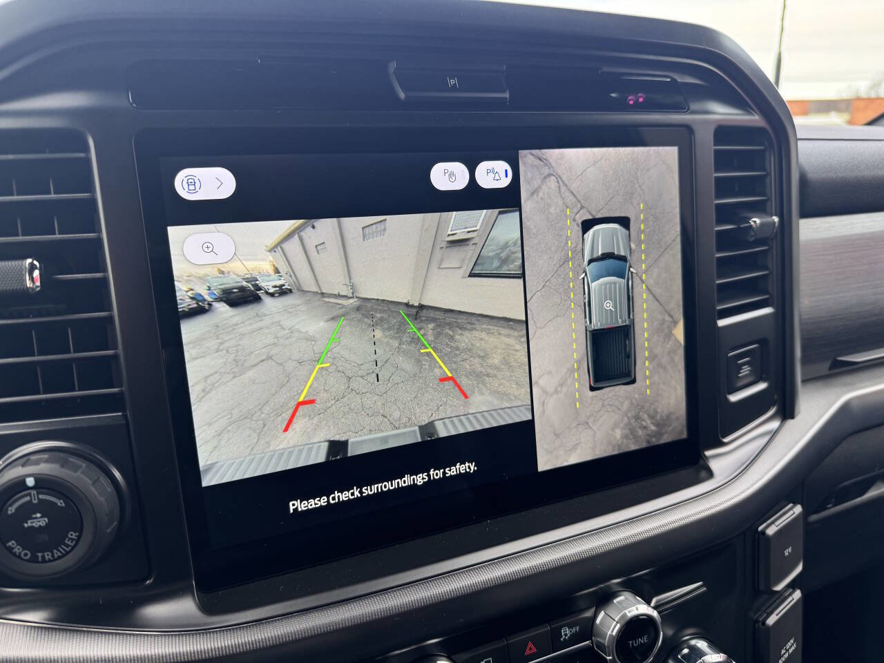 Used 2025 Ford F150 Lariat image 11