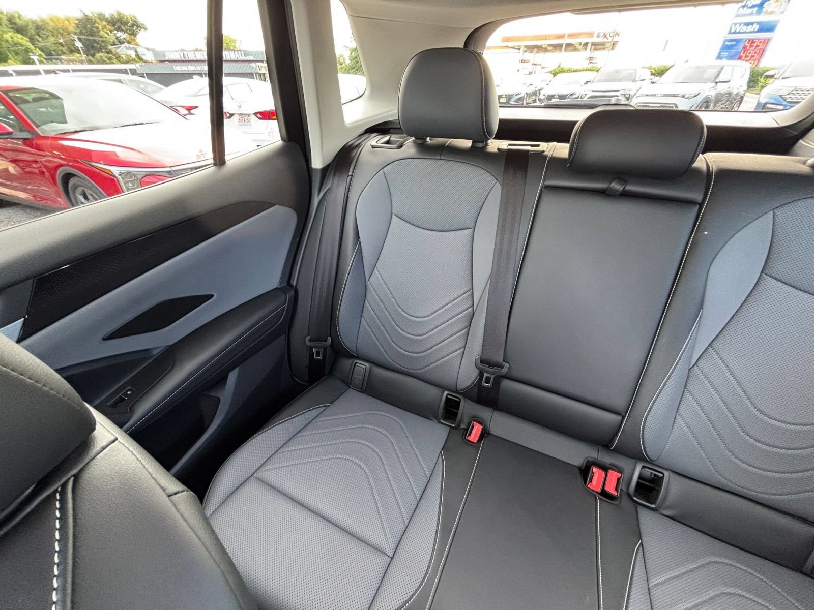 Used 2026 Volkswagen Tiguan SE AWD/4WD image 40