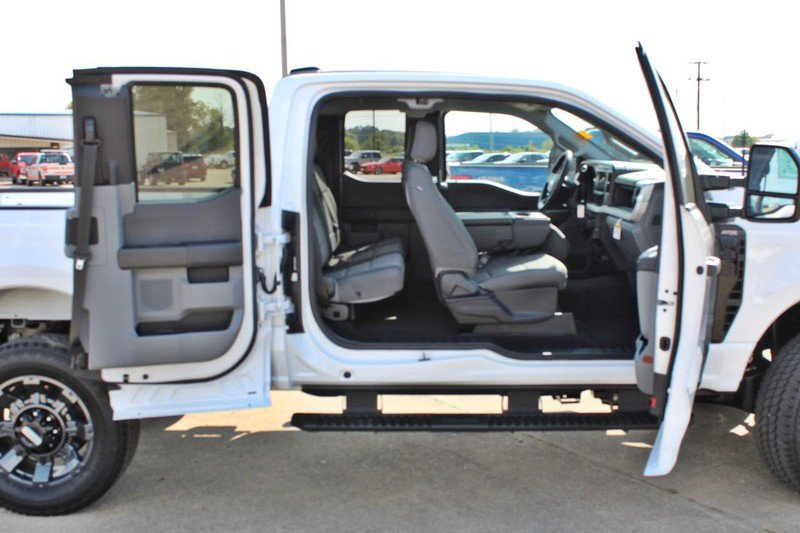 New 2026 Ford F350 XL image 4