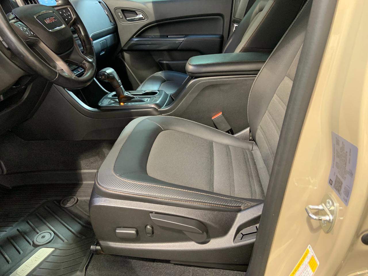 Used 2021 GMC Canyon AT4 w/ Trailering Package image 10