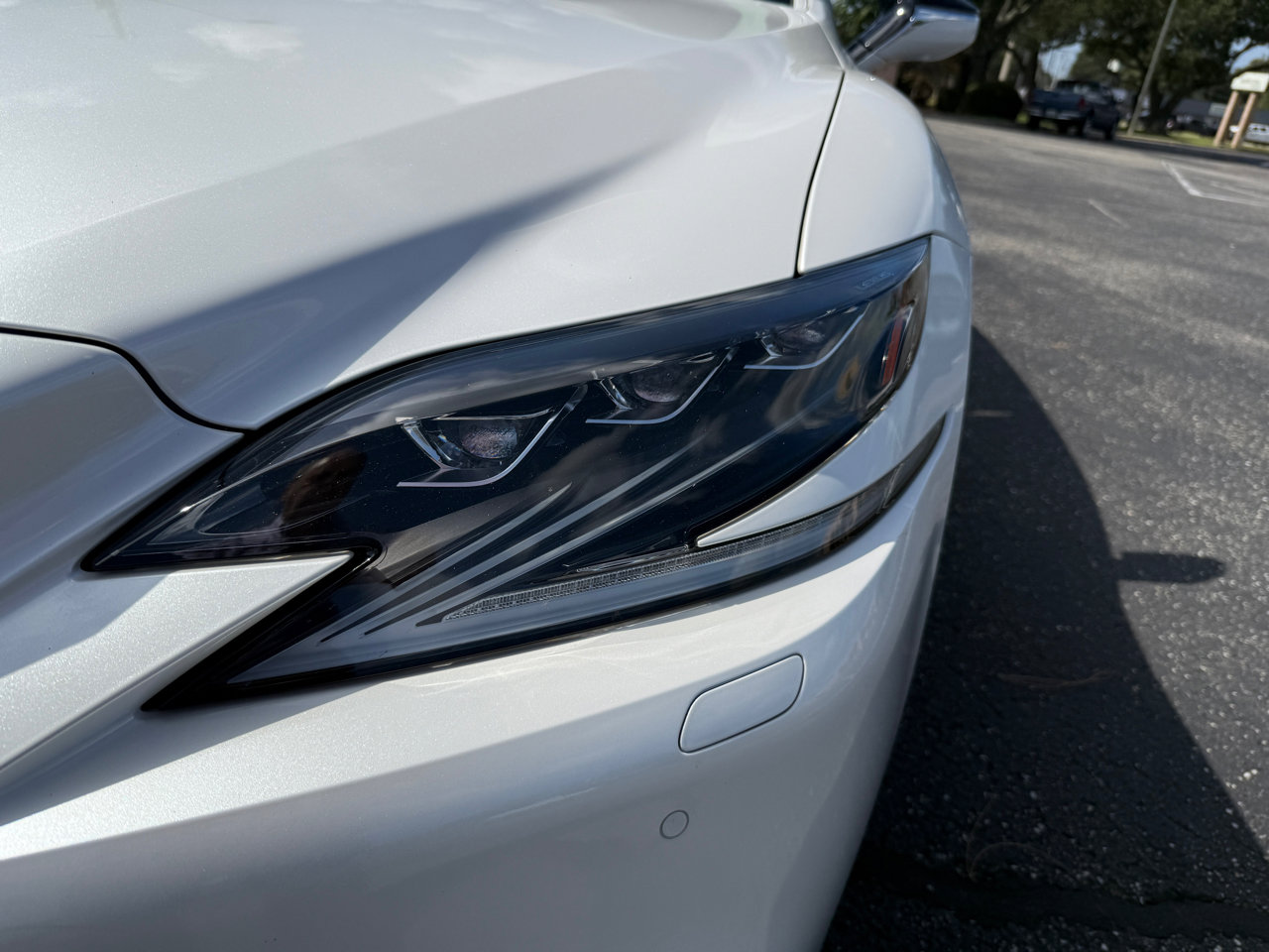 Used 2018 Lexus LS 500h AWD w/ Interior Upgrade Package image 11