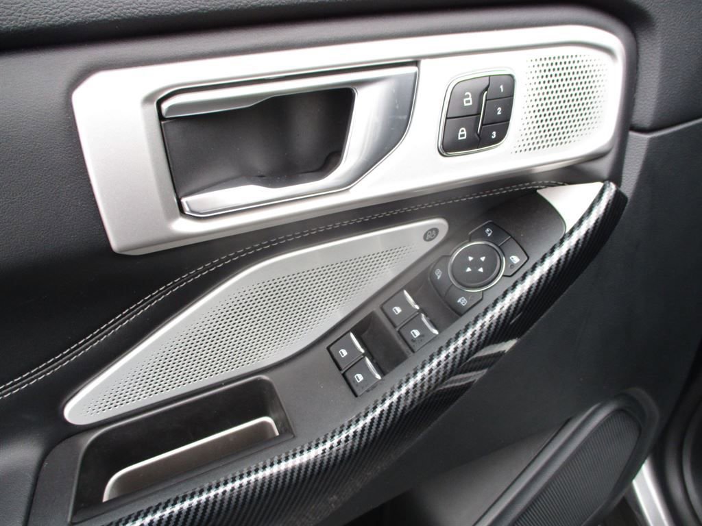Used 2024 Ford Explorer Limited w/ Limited Technology Package image 8