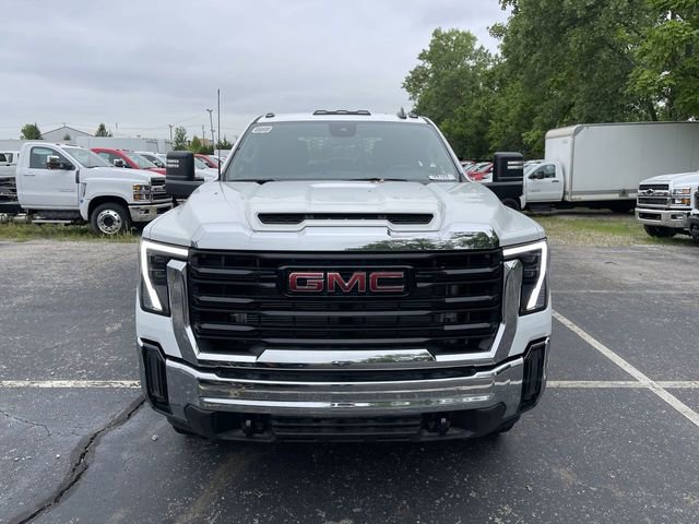 New 2025 GMC Sierra 3500 Pro w/ Convenience Package AWD/4WD image 2