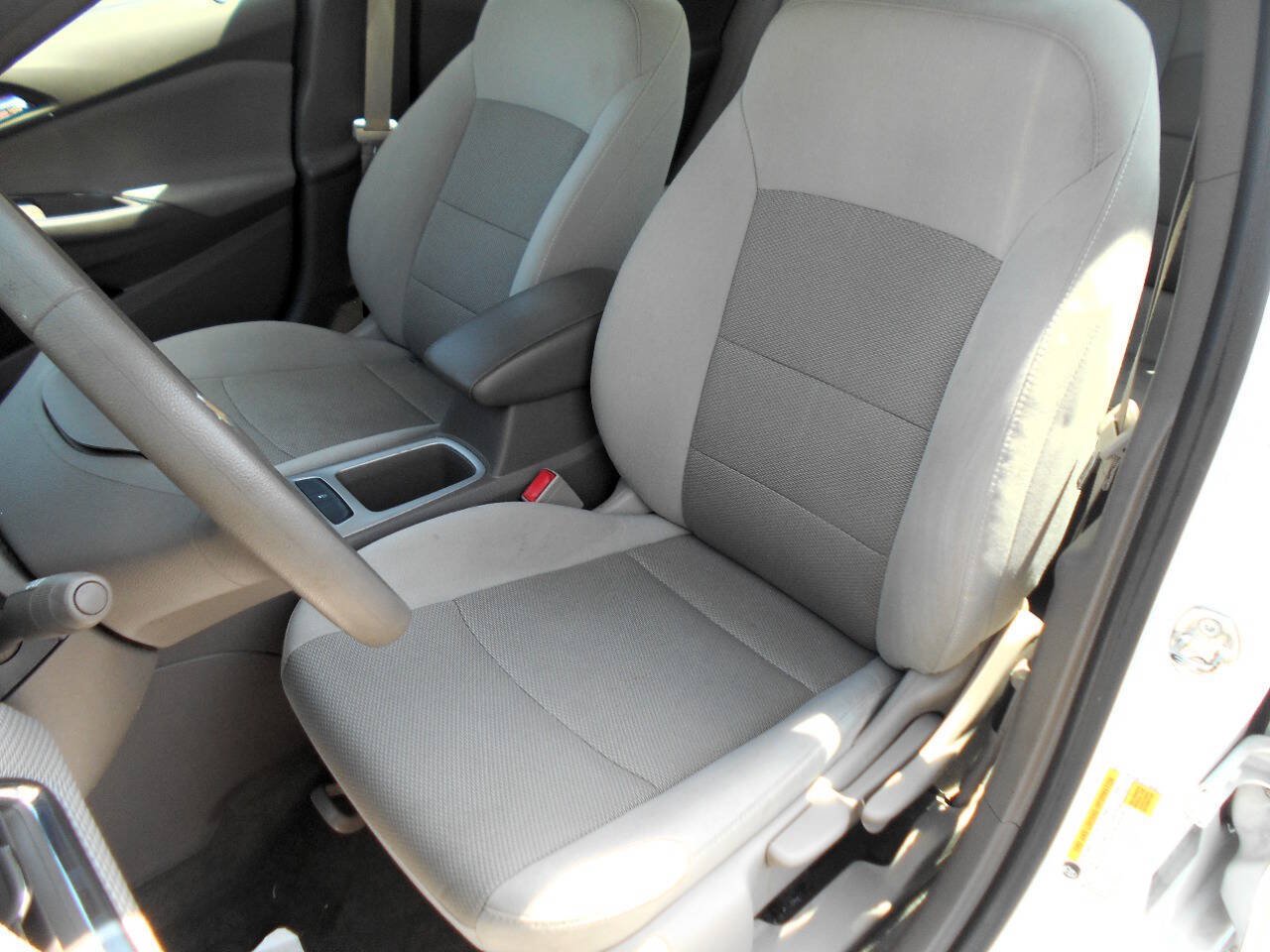 Used 2018 Chevrolet Cruze LS FWD image 10