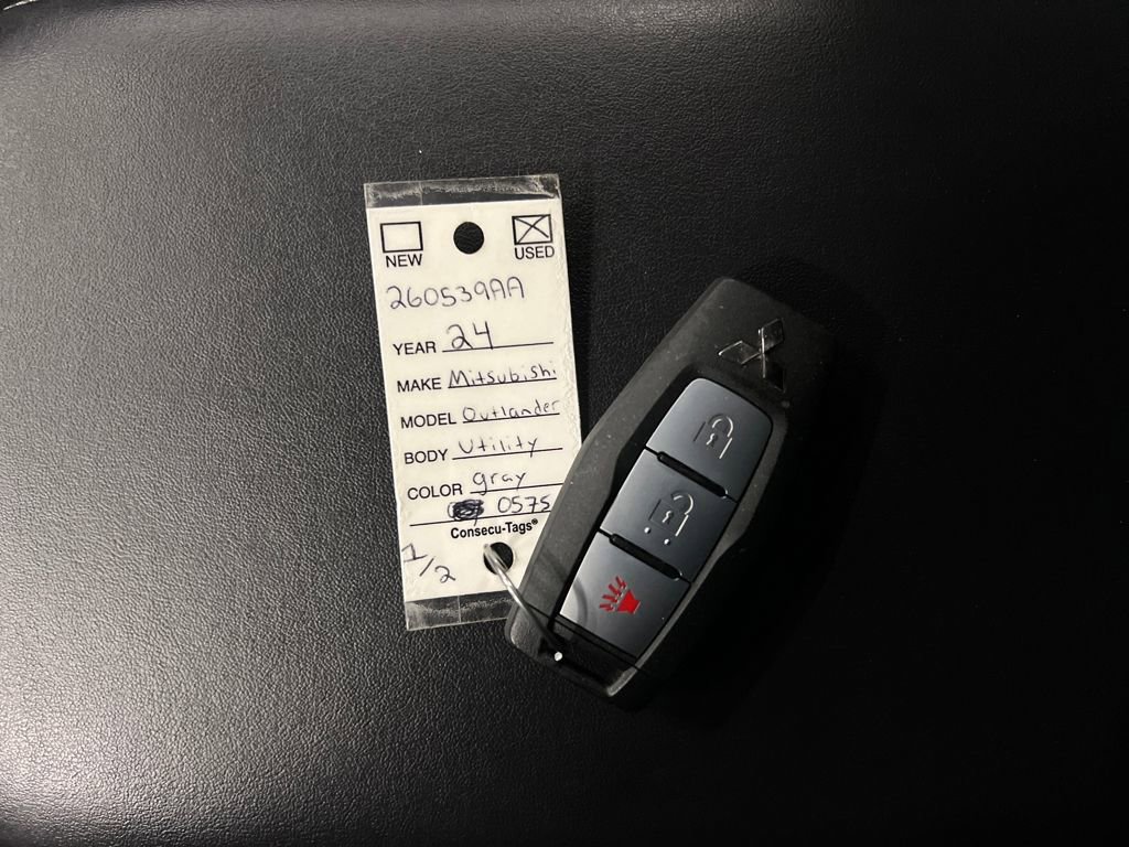 Used 2024 Mitsubishi Outlander ES image 28