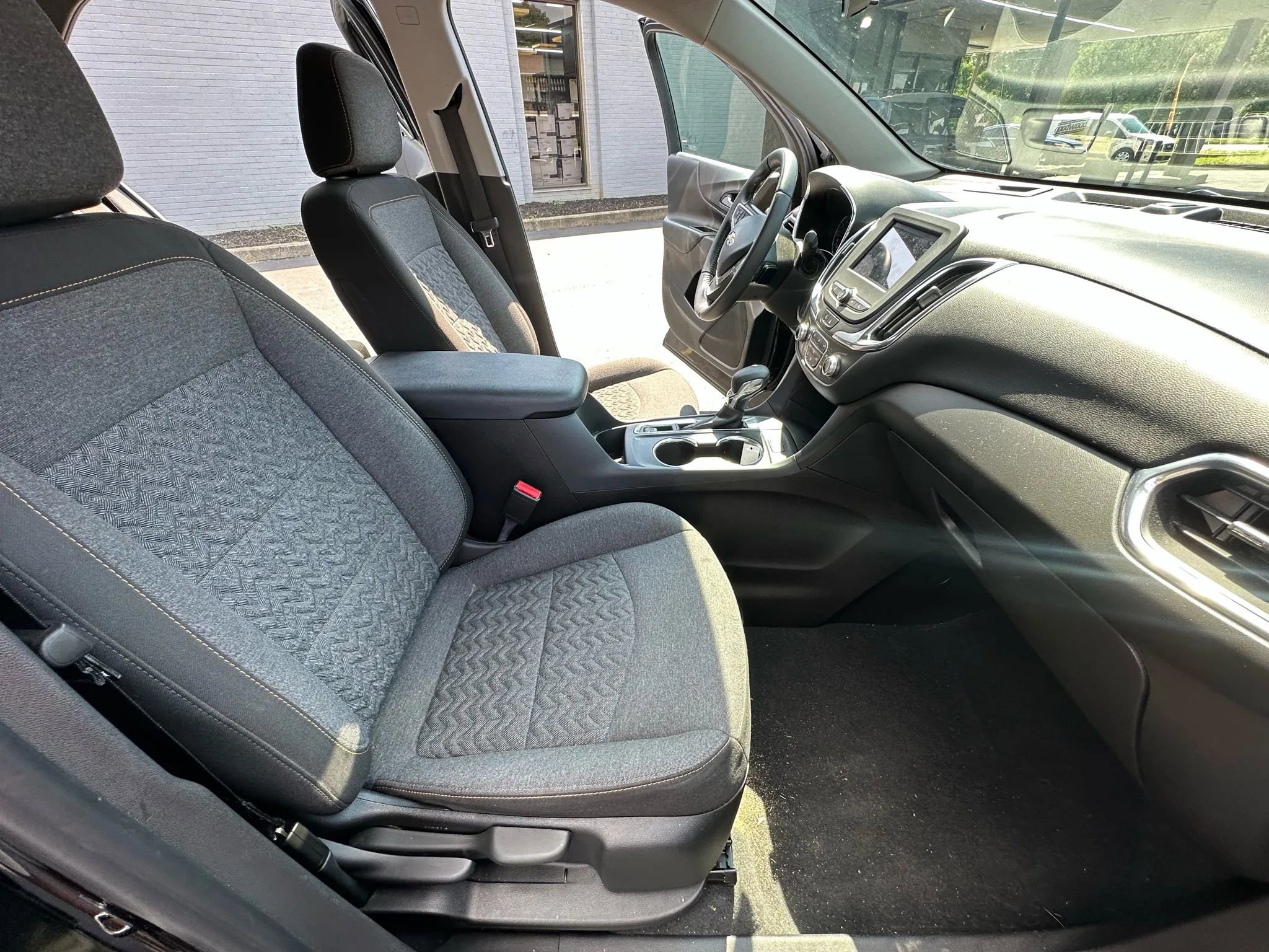 Used 2022 Chevrolet Equinox LT image 18