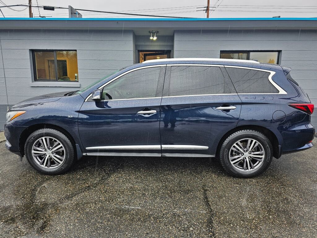 Used 2017 INFINITI QX60 Luxe image 2