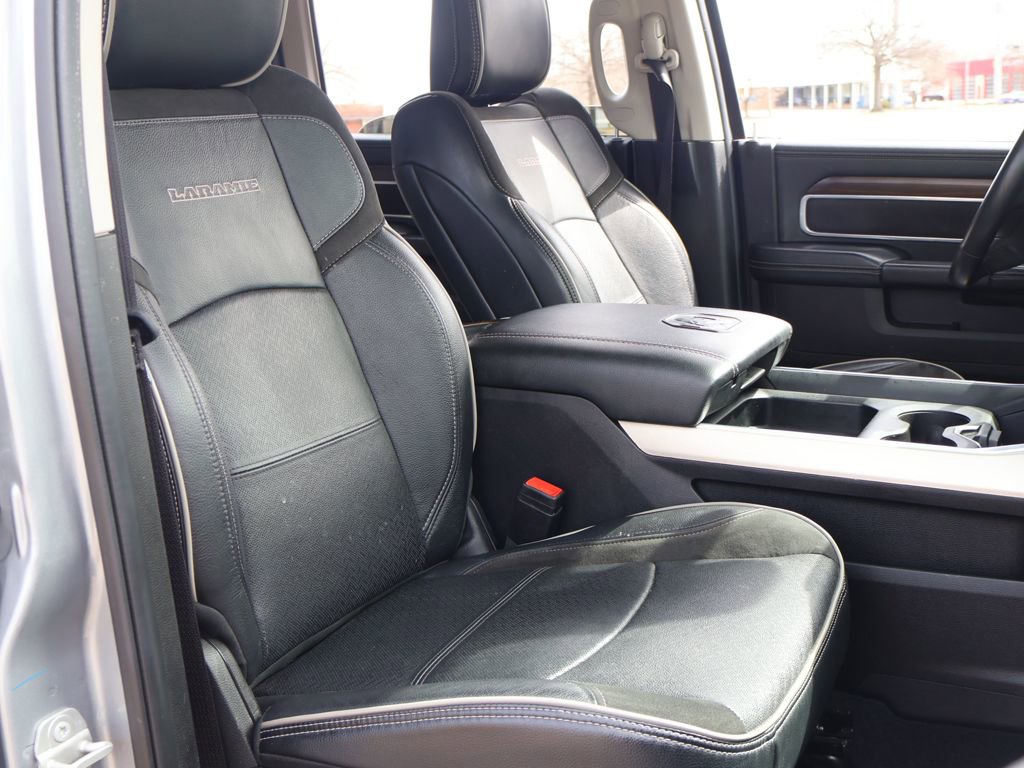 Used 2024 RAM 3500 Laramie image 28