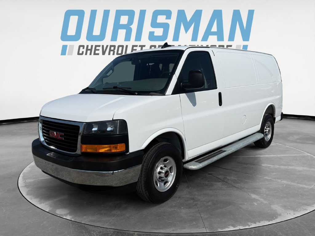 Used 2025 GMC Savana 2500 w/ Driver Convenience Package RWD image 2