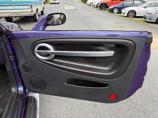 Used 2004 Chevrolet SSR w/ Preferred Equipment Group RWD image 6