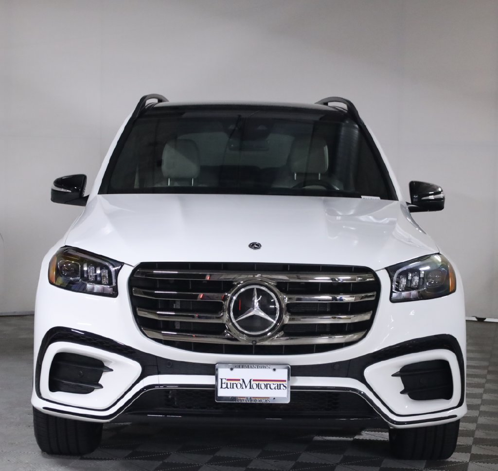 Used 2025 Mercedes-Benz GLS 450 4MATIC w/ AMG Line Exterior image 2
