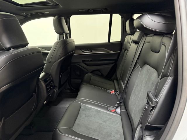 New 2026 Jeep Grand Cherokee Altitude AWD/4WD image 20