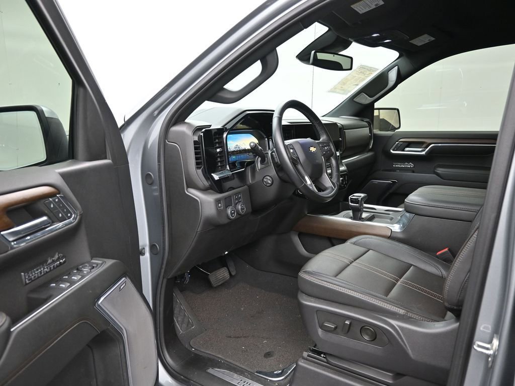 Used 2024 Chevrolet Silverado 1500 High Country image 10