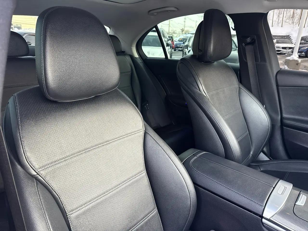 Used 2023 Mercedes-Benz C 300 4MATIC Sedan image 38