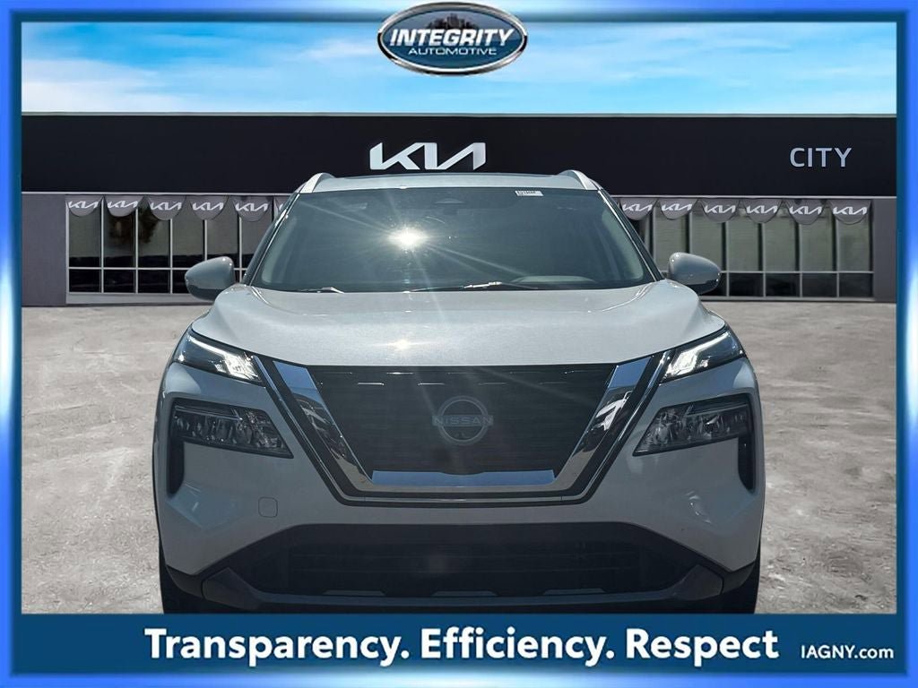 Used 2023 Nissan Rogue SL AWD/4WD image 2