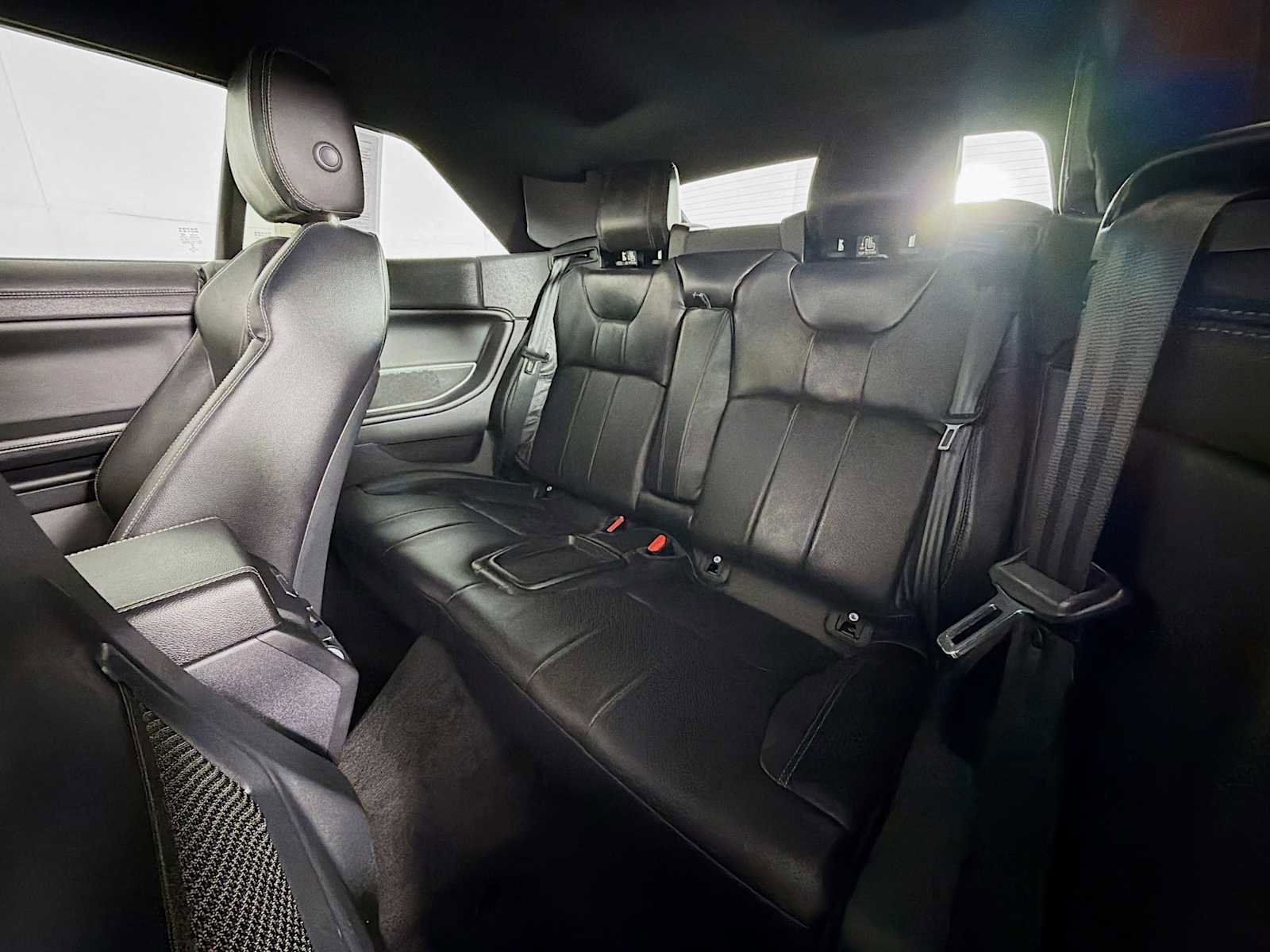 Used 2017 Land Rover Range Rover Evoque SE Dynamic image 21