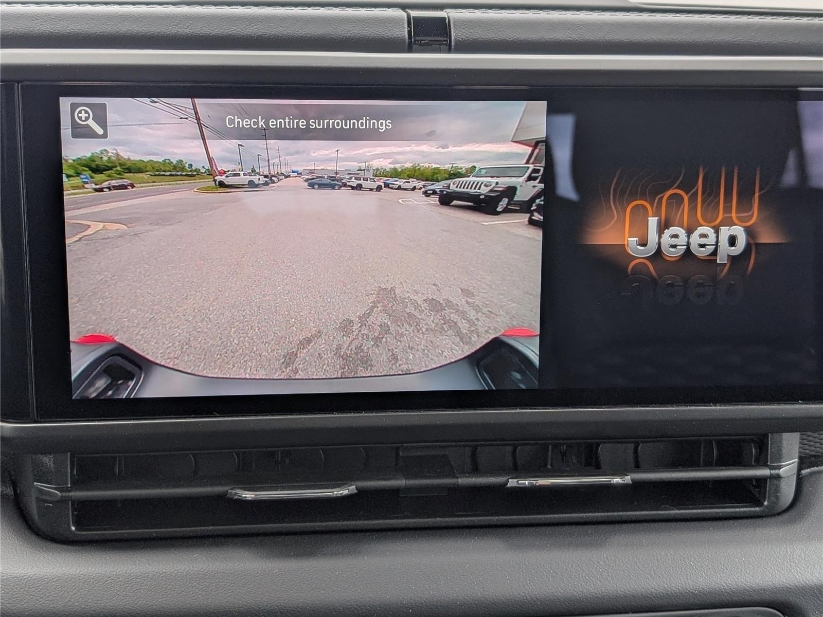 New 2026 Jeep Gladiator Mojave w/ Steel Bumper Group AWD/4WD image 28