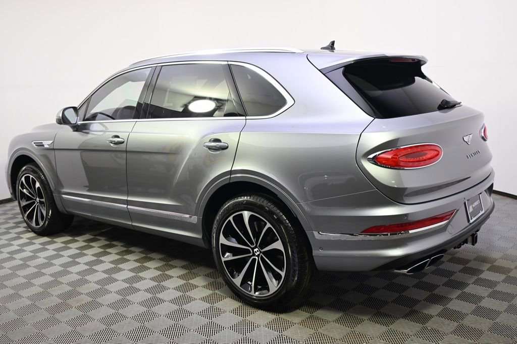Used 2023 Bentley Bentayga image 3