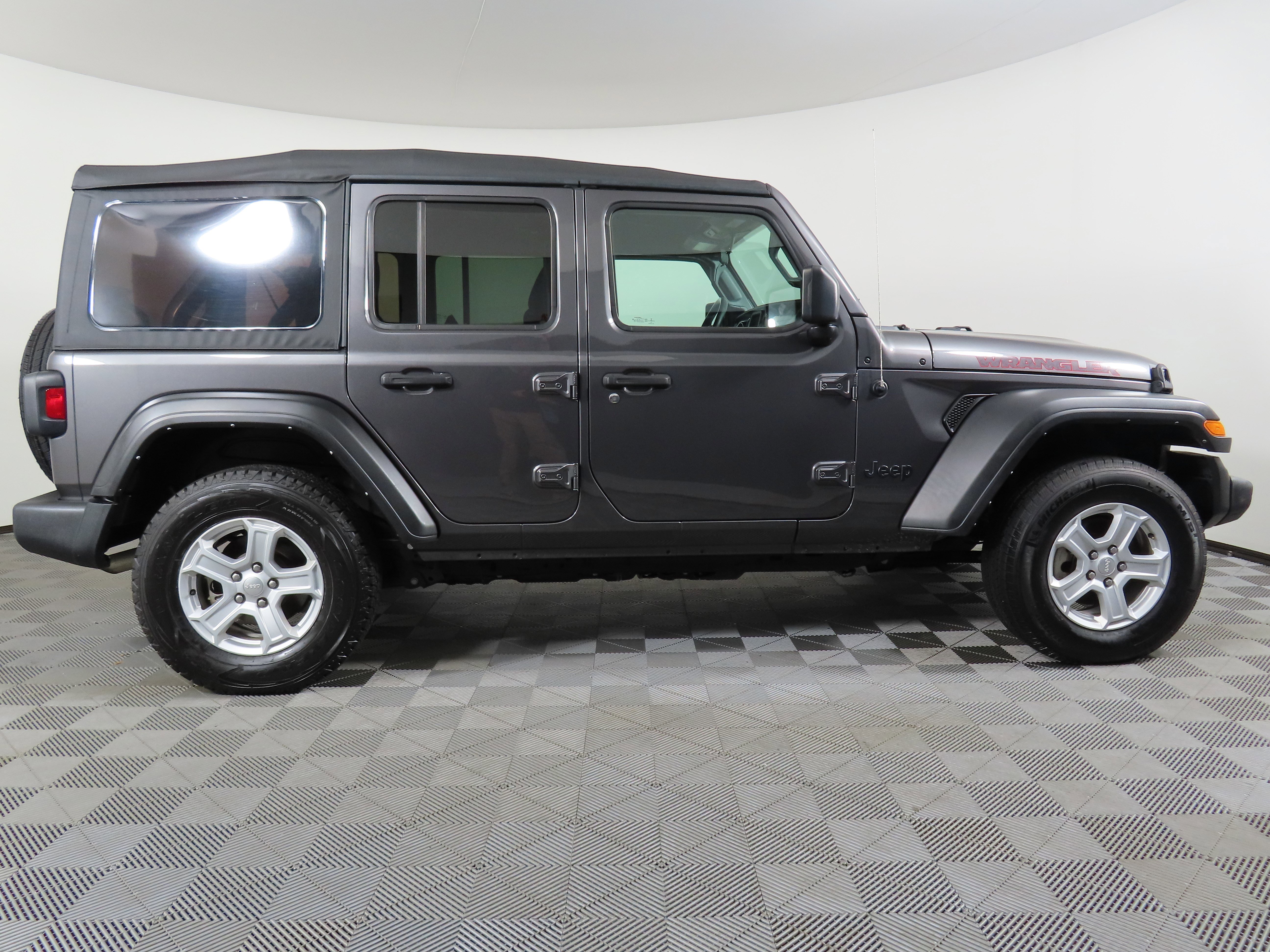 Used 2022 Jeep Wrangler Unlimited Sport image 39